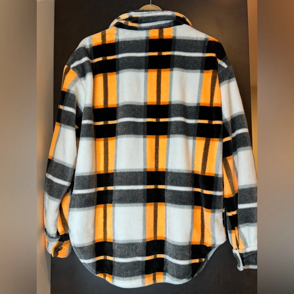 NWOT LOUIS LILIYA Plaid Print Fuzzy Jacket